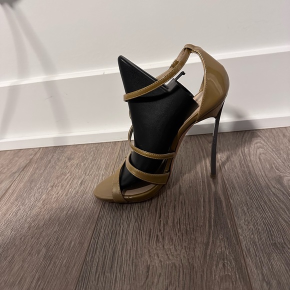 Casadei Sandals. Olive Green Patented leather - Picture 3 of 5